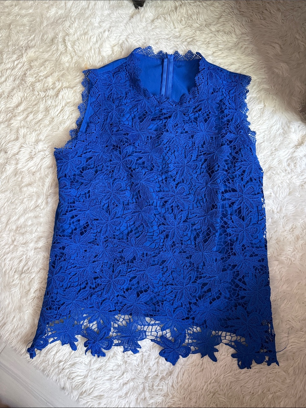 Sleeveless Floral Crochet Shell Top - Royal Blue